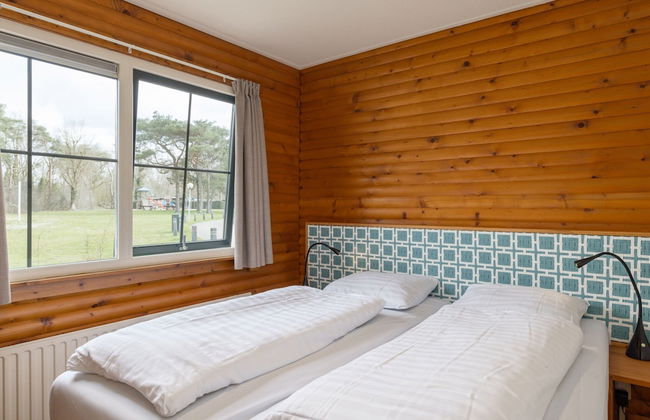 Bungalow in Veluwe Near Harderwijk - Photo 3