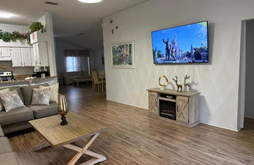 Private pool with a beautiful view overlooking the lake! Near Disney - Universal - Foto 24