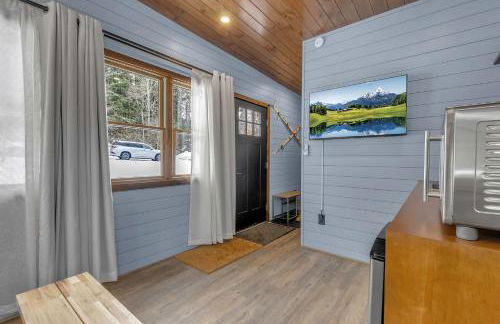 Modern Tiny Home Wraparound Deck - Foto 18