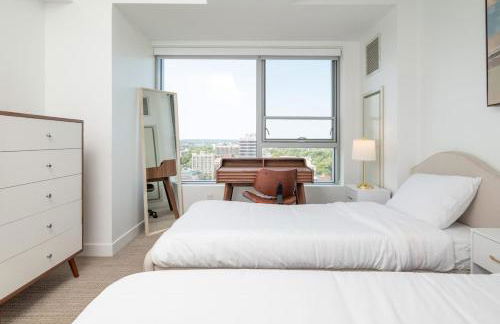 Central Square 3BR Condo with Downtown View Gym and Parking - Foto 47