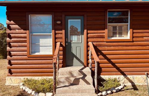 VINTAGE RIVER CAMP CABIN! PRIVATE RIVER ACCESs! - Foto 17