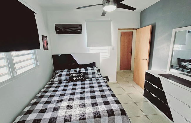 Cozy and Modern Apartment Black & White With Jacuzzi on Terrace - Photo 12