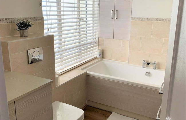 Warwick House - Photo 22