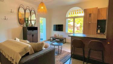 AU BORD DE L'EAU Studio climatisé avec Terrasse et vue mer à 40m de la plage - Foto 5