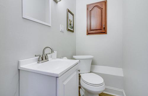 Peaceful Lake George Getaway - 3 Mi to Beach! - Foto 23