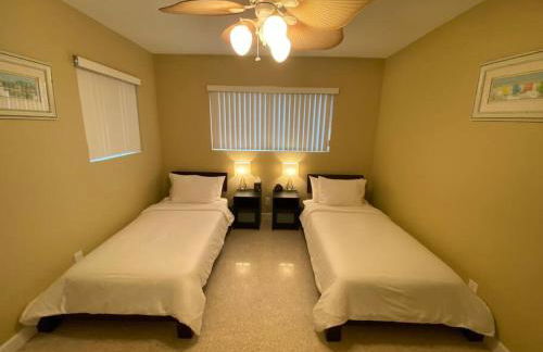 Deerfield Beach heated pool house - Photo 39