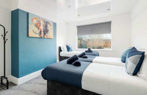 Spacious 3BR Sleeps 8 Ideal for Contractors or Large groups - Foto 21