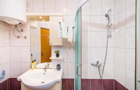 Gorgeous Apartment In Rtina With Wifi - Photo 23