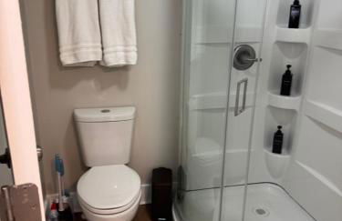 1920 Brick House-Hot Tub-Outdoor Brickoven Pizza-Pets-Breweries - Foto 8