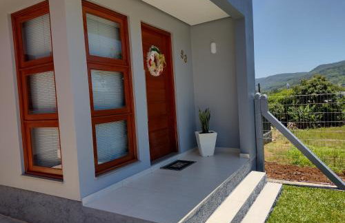 Grey House, próximo a Gramado e ao Templo Budista - Foto 5