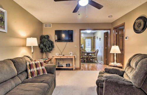 Serene Orchard Park Apartment Large Yard and Patio! - Foto 5