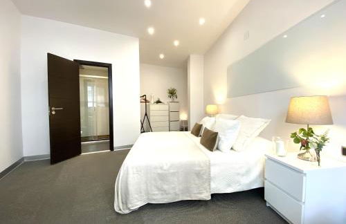 Impecable, nuevo, cómodo, frente al metro Colombia - Photo 10