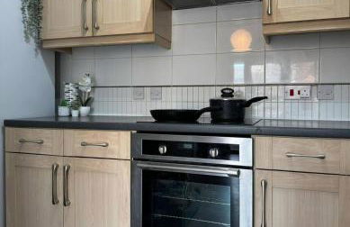 City Centre Apartment - Free Parking - Sleeps 4 - Foto 2