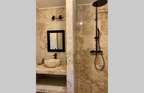 Maison typique de campagne au cœur de la nature . - Foto 9