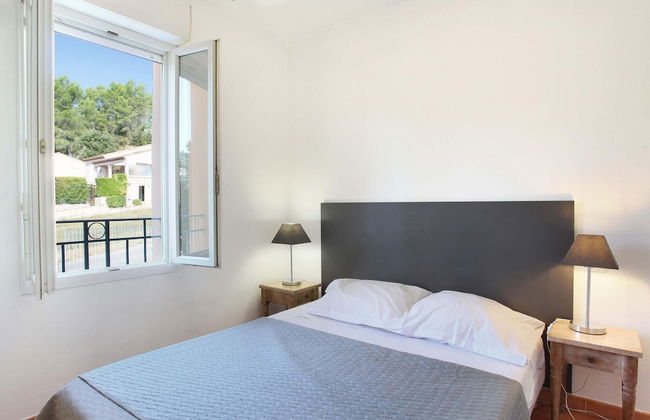 Apartment in Greoux-les-bains Near Lakes - Foto 3