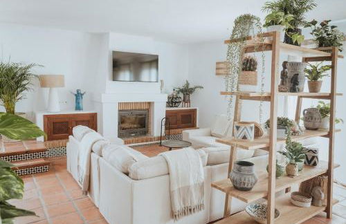 Villa Aroha - Huge Villa, Sea Views & 2 pools - Foto 59