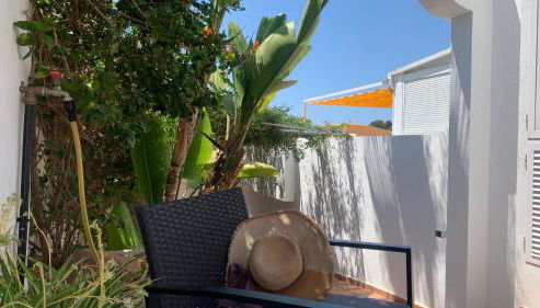 Beachfront Villa - Photo 2