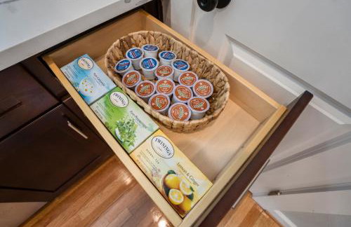 Spacious 3 Bed House near MD Anderson with Free Parking & Wi-Fi - Photo 24