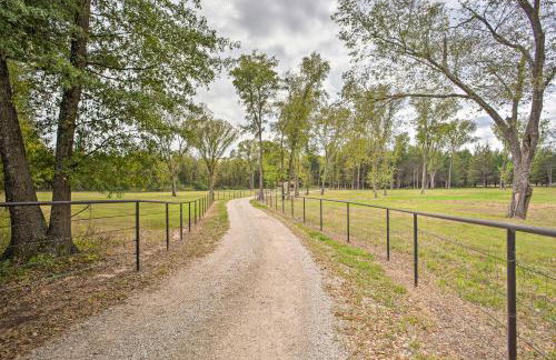 Heated Spa, Fire Pit! 14-Acre Terrell Ranch Escape - Foto 38