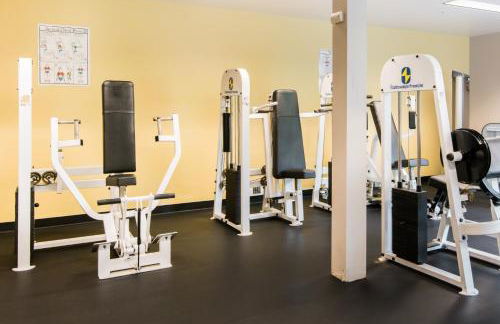 City Water View Oasis with Pool & Gym near Cruise in Heart of Seattle - Foto 37