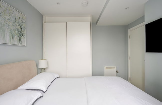 Luxurious ONE Bedroom Apartment IN Bond Street - Photo 6