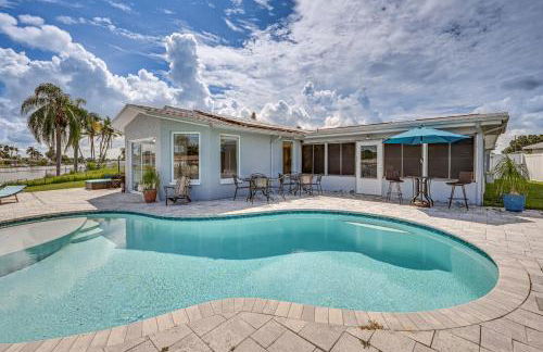 Sunset Views and Hot Tub Lakefront Holiday Retreat! - Foto 1