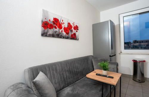 Livemore24 - Space in Duisburg WLAN - Smart-TV - 24-7 Check-in und Küche - Photo 9