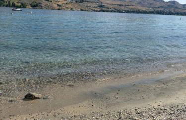 Lakeside luxury with hot tub and pool - Foto 54