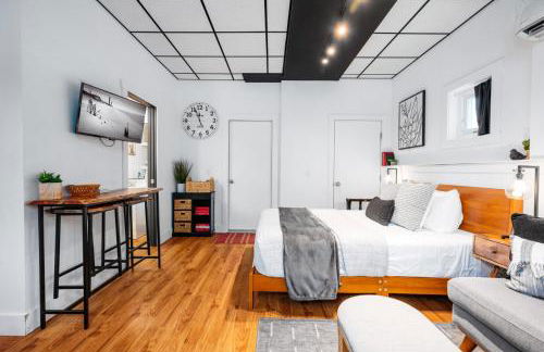 L Studio Traverse close to downtown and Beach - Photo 2