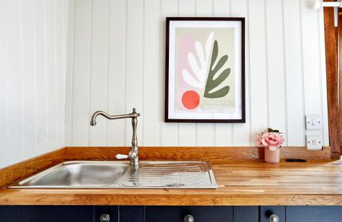 Extraordinary Huts Ltd - Photo 74