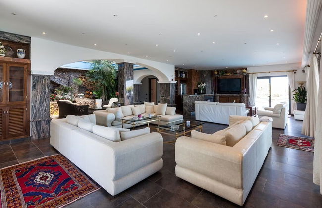 Unique Villa With Outdoor hot tub - Photo 25