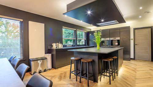 FAMILY FRIENDLY, HOT TUB, Fire Pit, Spacious & Modern - Foto 3