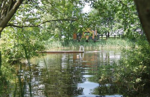 TinyHousebeiDresden in absoluter Alleinlage direkt am Naturteich große Terrasse Grill und Kaminofen Juni - September Mindestmietzeit 1 Woche Sa- Sa - Foto 11