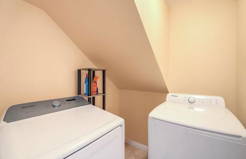 Peaceful Las Vegas Pool Oasis, Pool Table, Hammock - Foto 5