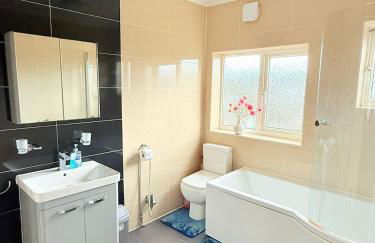 Luxury House in Ilford 21 minute Train journey from Central London - Foto 3