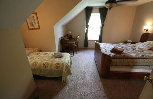 Five Bedroom Colonial Style Home - Foto 50