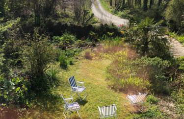 Lofthouse - secluded quirky cottage with sea views! - Photo 60