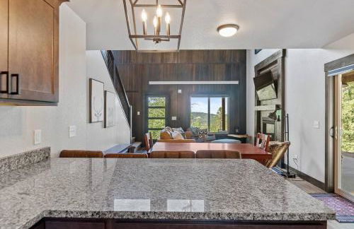 High Mountain Rustic Cabin Hot Tub Game Loft - Foto 16