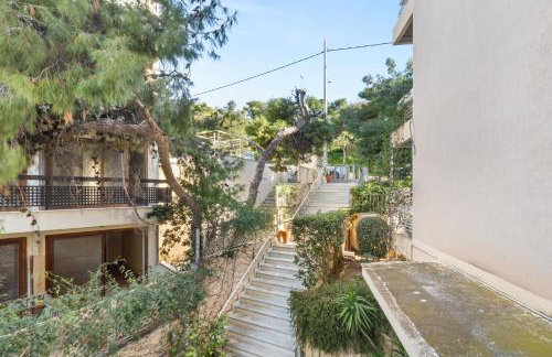 Boho Coastal Retreat with Jacuzzi, 1 min to Beach - Foto 48
