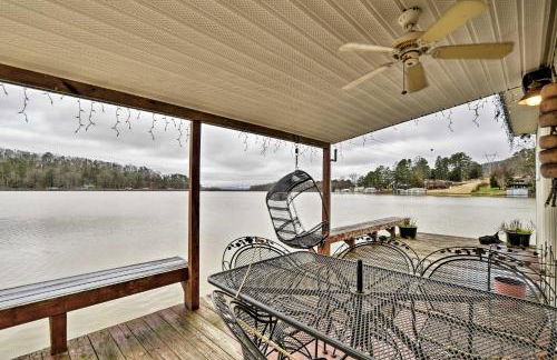 Guntersville Lake Home with Deck and Covered Boat Slip - Foto 19