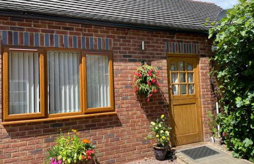 The Snicketts - Photo 3