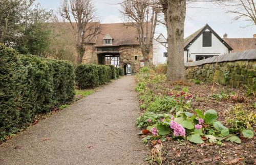 Porter's Lodge - Photo 22