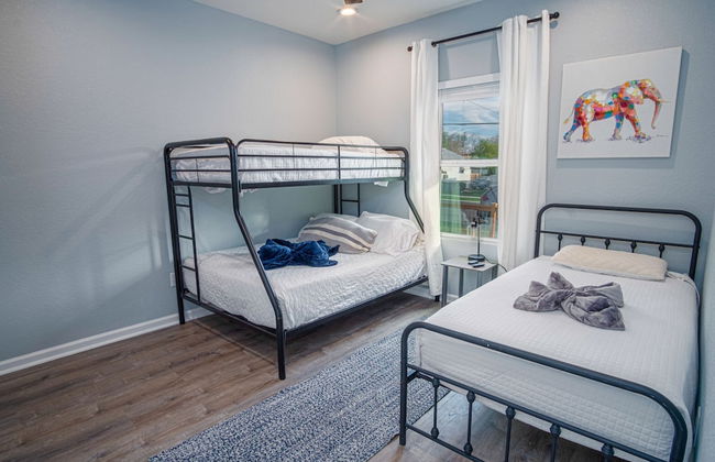 Downtown Dream Home Spacious 4br/2ba Sleeps 12! - Foto 9