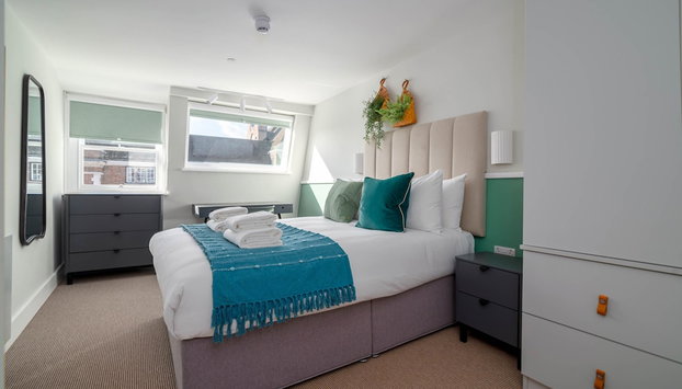 37 Doughty Street - Urban Apartments - Photo 3, Room