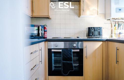 3 Bedroom House with Garden and Driveway Parking - Less than 10 Mins from Chester City Centre - Foto 13