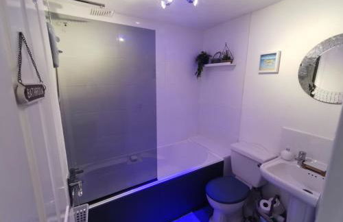 Stunning 2-Bed House in Macclesfield Cheshire - Foto 16