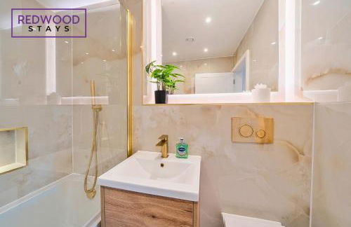 Brand New Premium Serviced Apartments, Free Parking, High-Speed WiFi By Redwood Stays - Foto 69