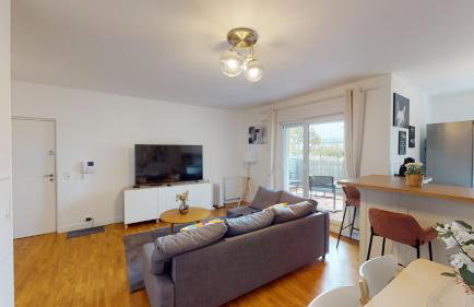 Live Like a Local Stylish 2BR with Balcony & Parking - Foto 2