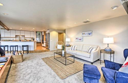 Unique Port Ludlow Home with 3 Decks and Hot Tub! - Foto 9