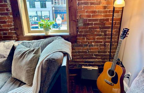 Loft in the Heart of Town-3BR-2bath-500Mbps WiFi-4car parking-EV-boat - Foto 2